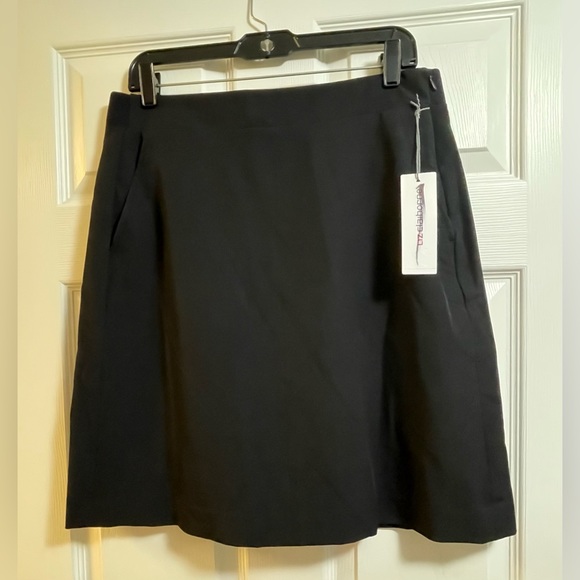 Liz Claiborne Women’s black lined skirt with pockets and elastic waistband Sz 8 - Picture 1 of 14